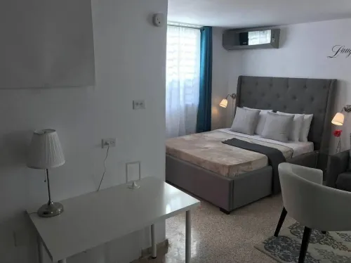 Chandelier 102 Hotels in Bucana