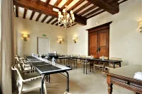 Hôtel le Régent Hotels in Saint-Pierre-Aigle