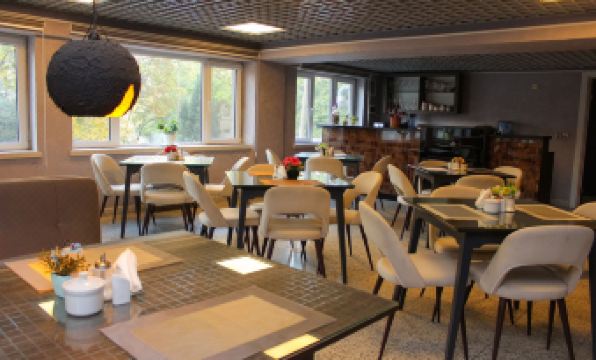 Dondar Hotel Formula 1 View