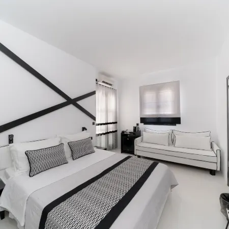Divelia Hotel Отели рядом с достопримечательностью «Пляж Перисса»