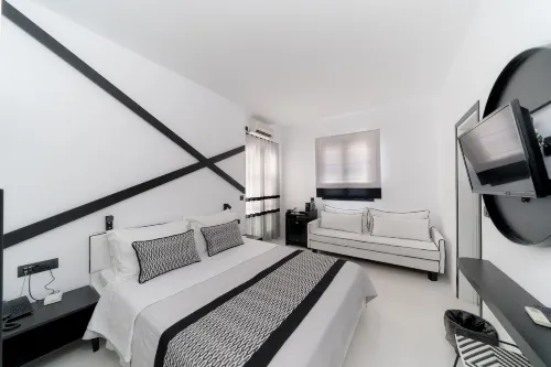 Divelia Hotel