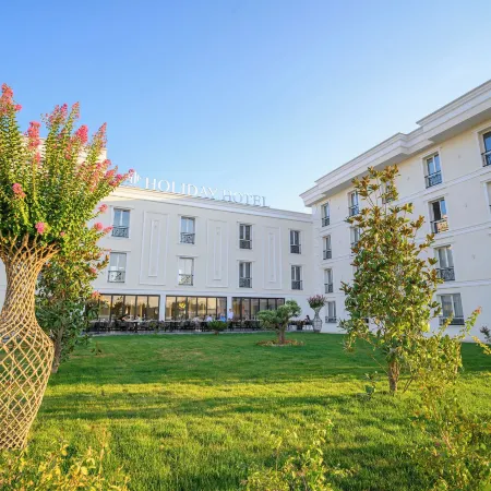 Holiday Hotel
