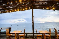 Koh Jum Ocean Beach Resort Hoteles en Nuea Khlong