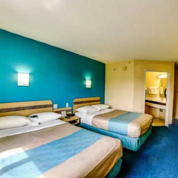 安大略省亨茨維爾6號汽車旅館 鄰近Muskoka Heritage Place的酒店