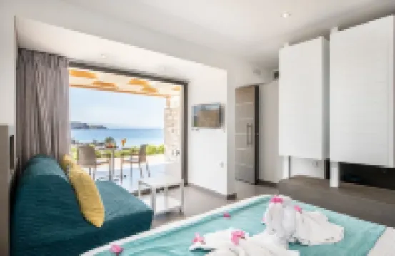 Kavos Hotel & Suites