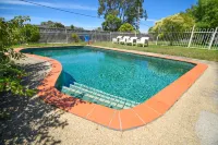 Sandown Heritage Motel - piscina