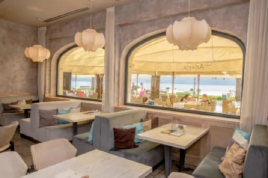 Hotel Astoria Отели рядом с достопримечательностью «Церковь Святого Михаила»