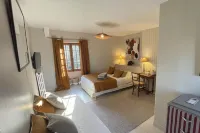 La Haute Flourie - Bed and Breakfast -Chambres d'hôtes Hotels in La Richardais