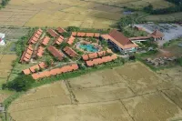 Golden Pine Resort and Spa Các khách sạn gần Mea Fah Luang Unversity