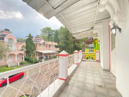 Villa Kota Bunga Aster