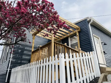 Walk to Restaurants and Bars! Newly-Renovated Downtown 3 Bedroom Home.