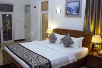 Kingsbridge Royale Hotel Hotels in der Nähe von University of Professional Studies, Accra (UPSA)