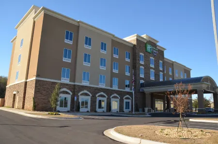 Holiday Inn Express & Suites Albany Отели рядом с достопримечательностью «Flint RiverQuarium»