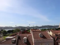 Belém Tejo - Setubalense Отели рядом с достопримечательностью «Башня Торре-де-Белен»
