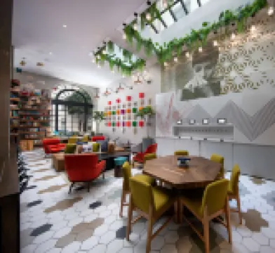 더 웨이페어러 다운타운 로스앤젤레스, 태피스트리 컬렉션 바이 힐튼 마이크로소프트 극장 주변 호텔