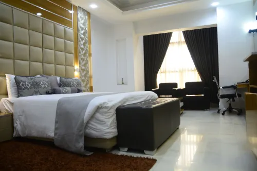 Caesar's Luxury Hotel