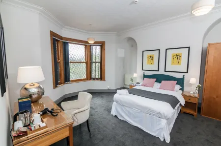 Townhouse No 12 Отели рядом с достопримечательностью «Университет Хаддерсфилд Квинсгейт Кампус»