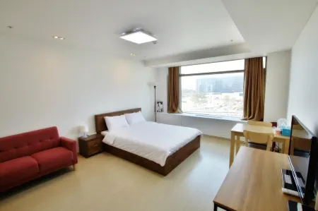 Incheon Airport Guesthouse Отели рядом с достопримечательностью «Masian Beach»