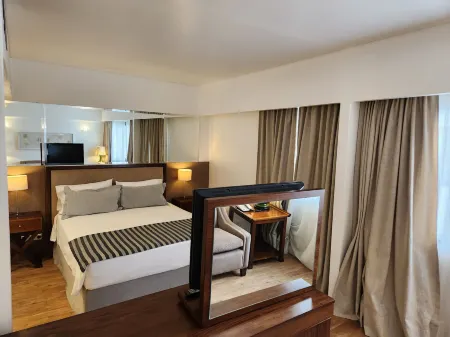 Grand King Hotel