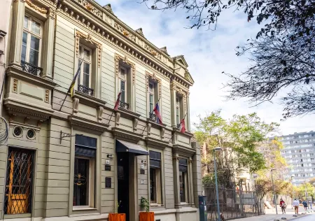 Hotel Casa Zañartu Отели рядом с достопримечательностью «Культурный центр, монетный двор и площадь Сьюдадана»