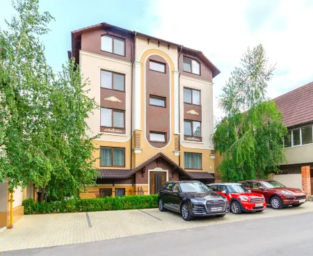 Hotel Park Suites Отели рядом с достопримечательностью «Парк-Дендрарий»