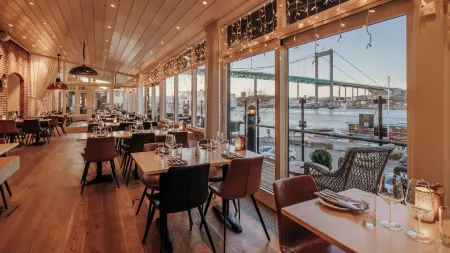 Quality Hotel Waterfront Отели в г. Styrso