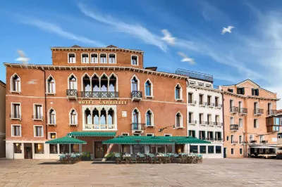 Hotel Gabrielli Venezia - Starhotels Collezione Hotel in zona The Small Utopia Ars Multiplicata