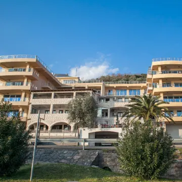 Apartments Raymond