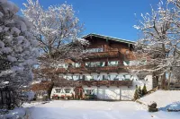 Landsitz Römerhof - Hotel Apartments Hotels near Evangelische Christuskirche Kitzbühe