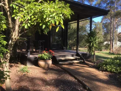 Hunter Valley Retreat Hotels in Quorrobolong