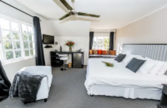 Le Petit Chateau Guest House