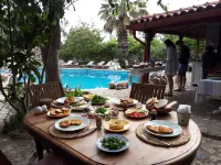 Kemerbag 29 Guest House 12 Yaş Üstü - Pools