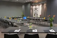 維多利亞和阿爾弗雷德飯店-NEWMARK旗下 - 停車場