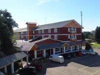 Hotel Galo Vermelho Hotels near Dreamland Wax Museum
