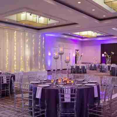 Hyatt Regency Deerfield Dining/Meeting Rooms