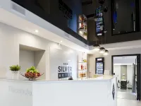 Hotel Silver Hotels near 85 Gallery