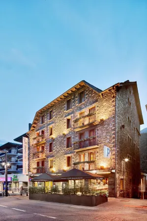 Hotel de l'Isard Отели рядом с достопримечательностью «Plaça de la Rotonda»