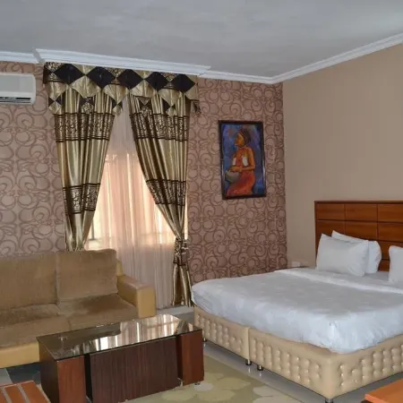 Gracious Hotel