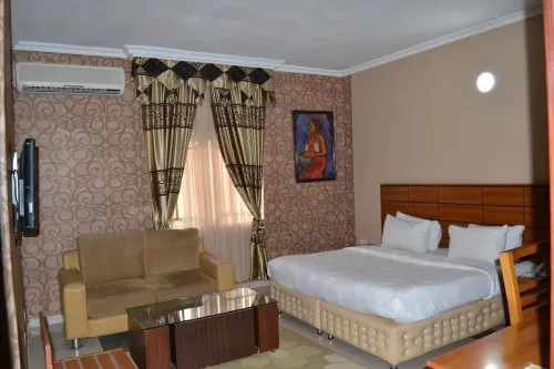 Gracious Hotel