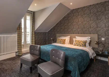 Le Nouvel Hôtel Отели в г. Шатийон-ан-Мишай