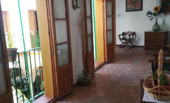 Hostal Comercio - Housity