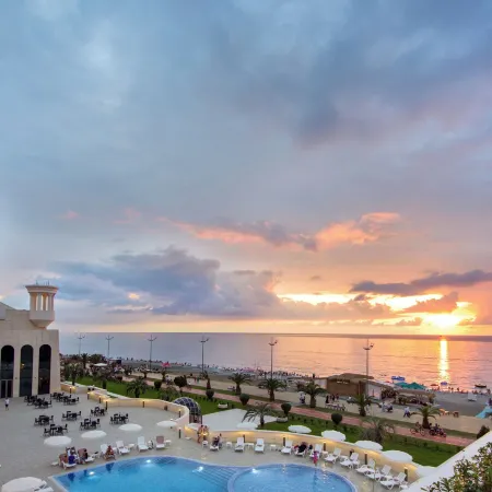 The Grand Gloria Hotel