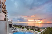 The Grand Gloria Hotel - Luxury
