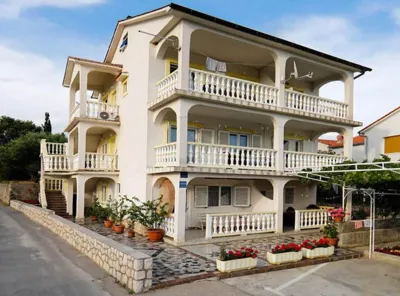 Apartments Zora Các khách sạn ở Rab