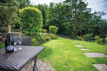 Gofan - 1 Bedroom Studio - St Ishmael's