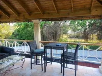 Serenity Oasis Hotels in Spanish Town