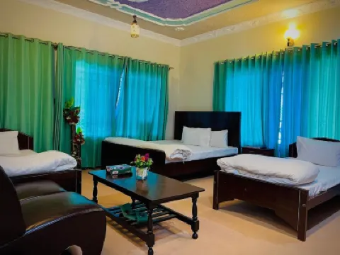 Roomy star resorts Hotels in 