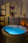 Urban Karalis by Accomodo - Hot Tub