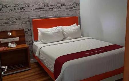 Hotel Bed and Breakfast Surabaya Отели в г. Wonocolo