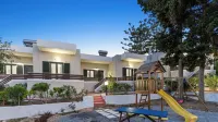 Villa Maro Suites Near Heraclion Hotels in Kokkini Hani